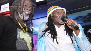 photo du docs histoire 👉 Alpha Blondy Tiken Jah reggae Afrique engagé militant